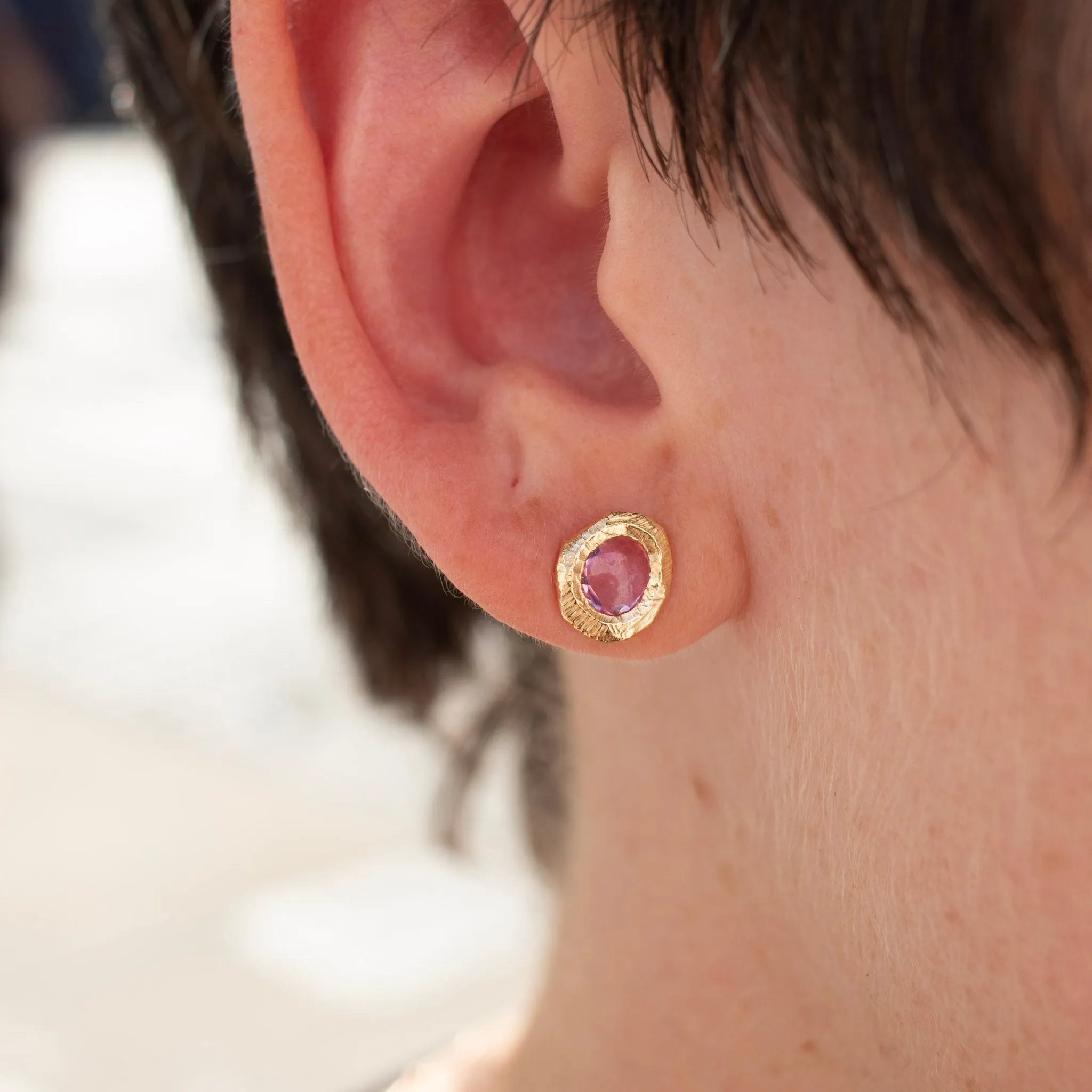 18K Freeform Stud Earring in Pink Sapphire