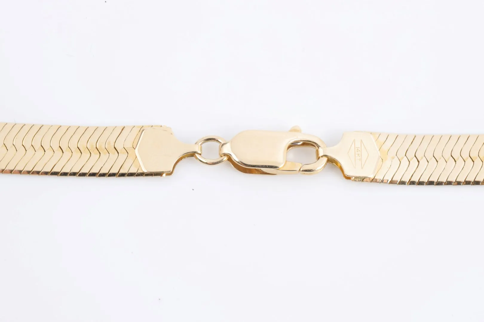 18" 14k Yellow Gold Herringbone Chain (23.78g.)