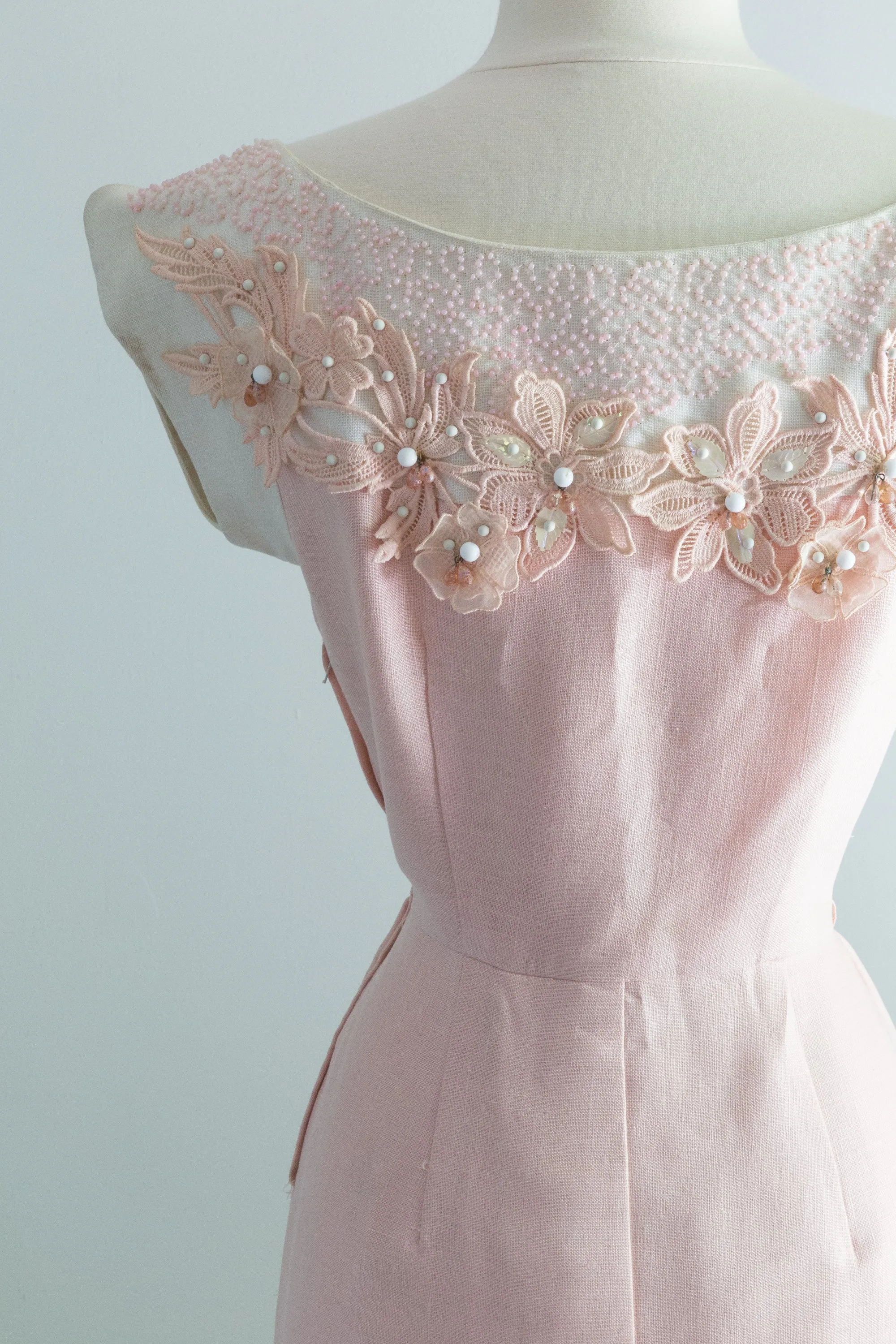 1950's Peony Pink Linen Dress With Floral Appliqué & Beading / Medium