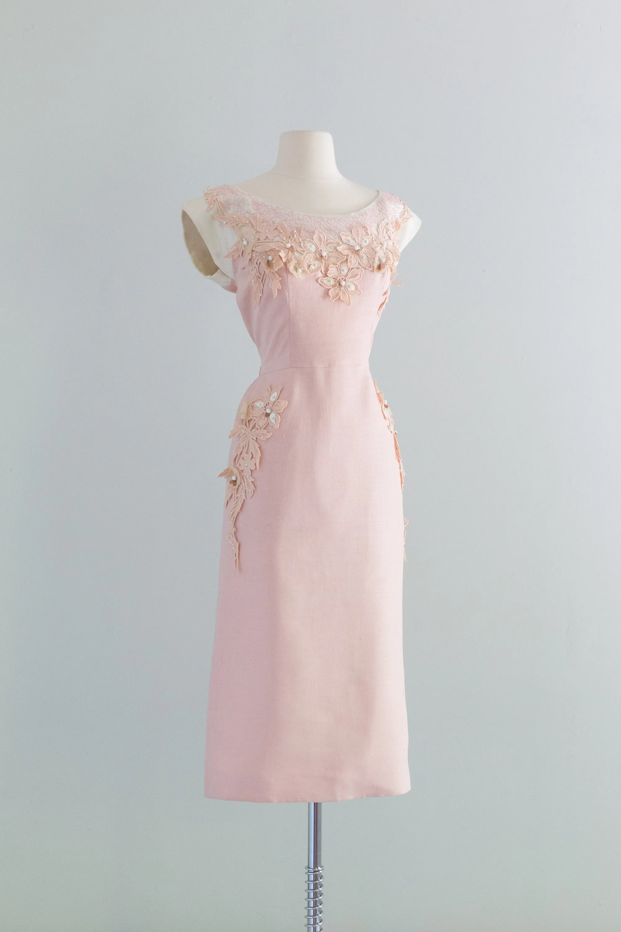 1950's Peony Pink Linen Dress With Floral Appliqué & Beading / Medium