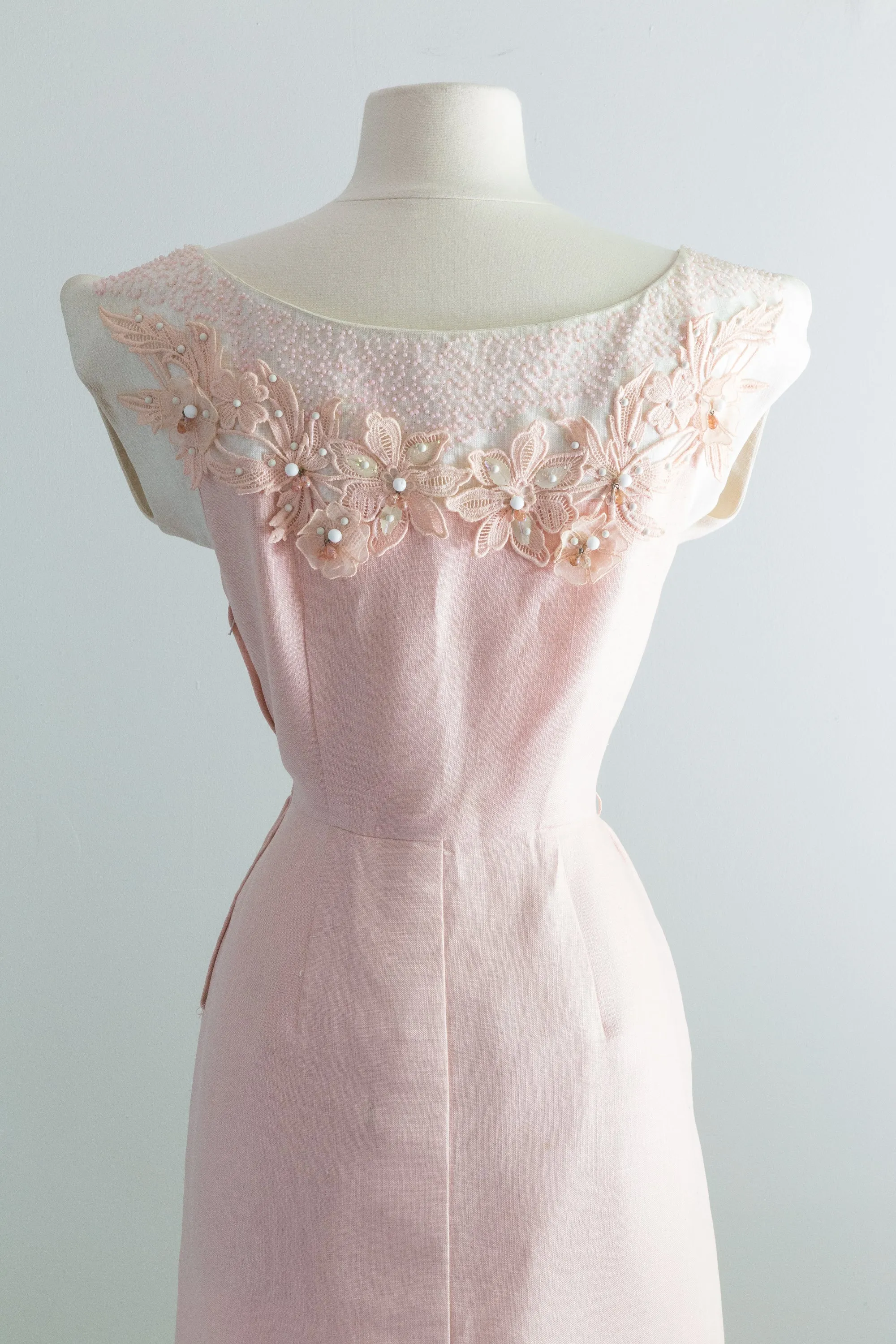 1950's Peony Pink Linen Dress With Floral Appliqué & Beading / Medium