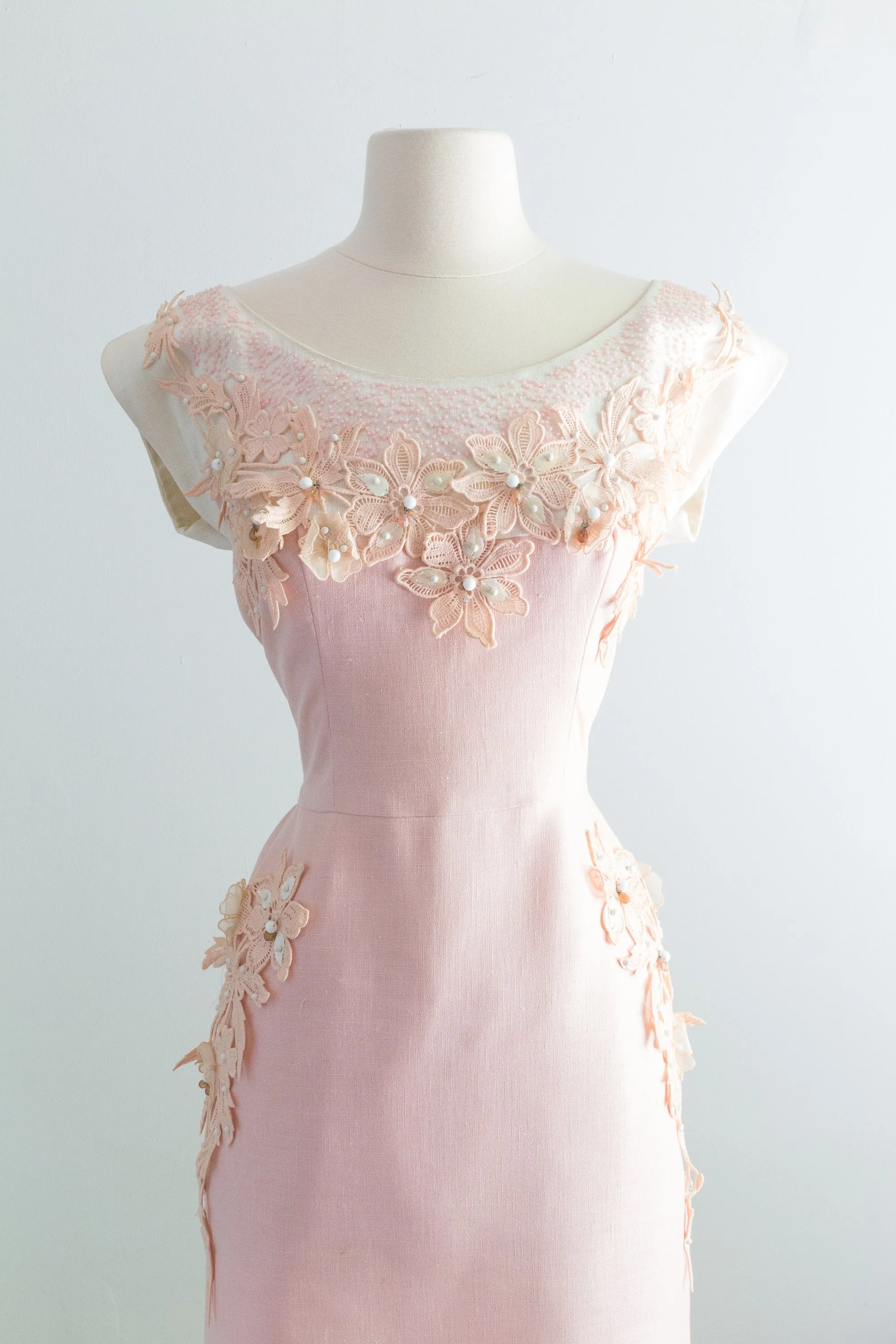 1950's Peony Pink Linen Dress With Floral Appliqué & Beading / Medium