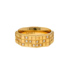 22K Yellow Gold & CZ Ring (13.4gm)