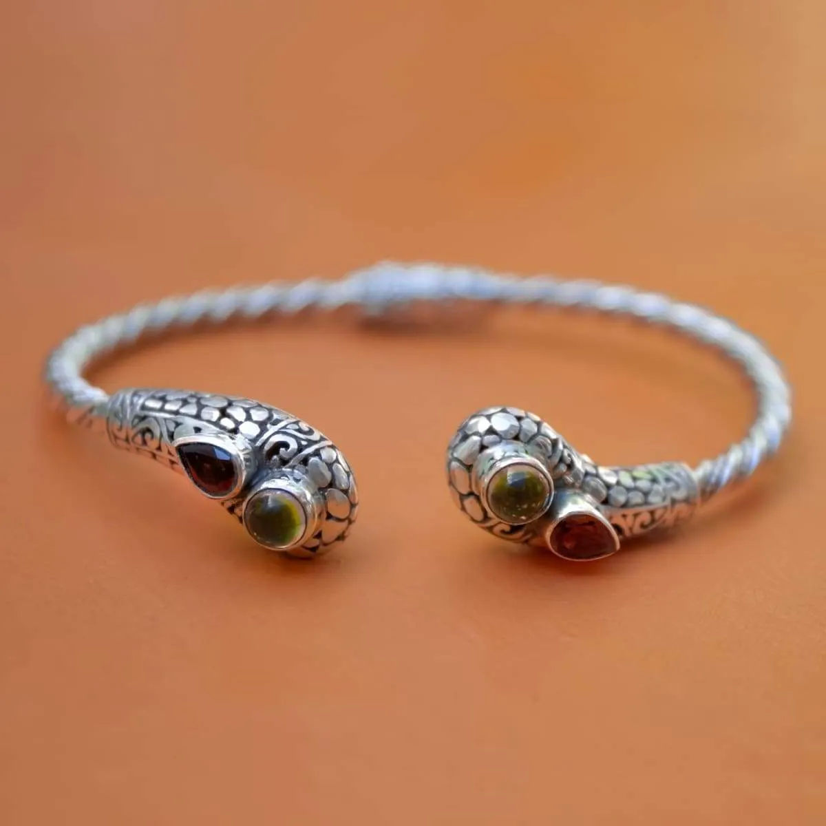 Handmade Silver Cable Bracelet with Peridot and Garnet, Friendship Bracelet, Sisterhood Silver bracelet, Gemstone Bracelet, Handmade Jewelry, Gift