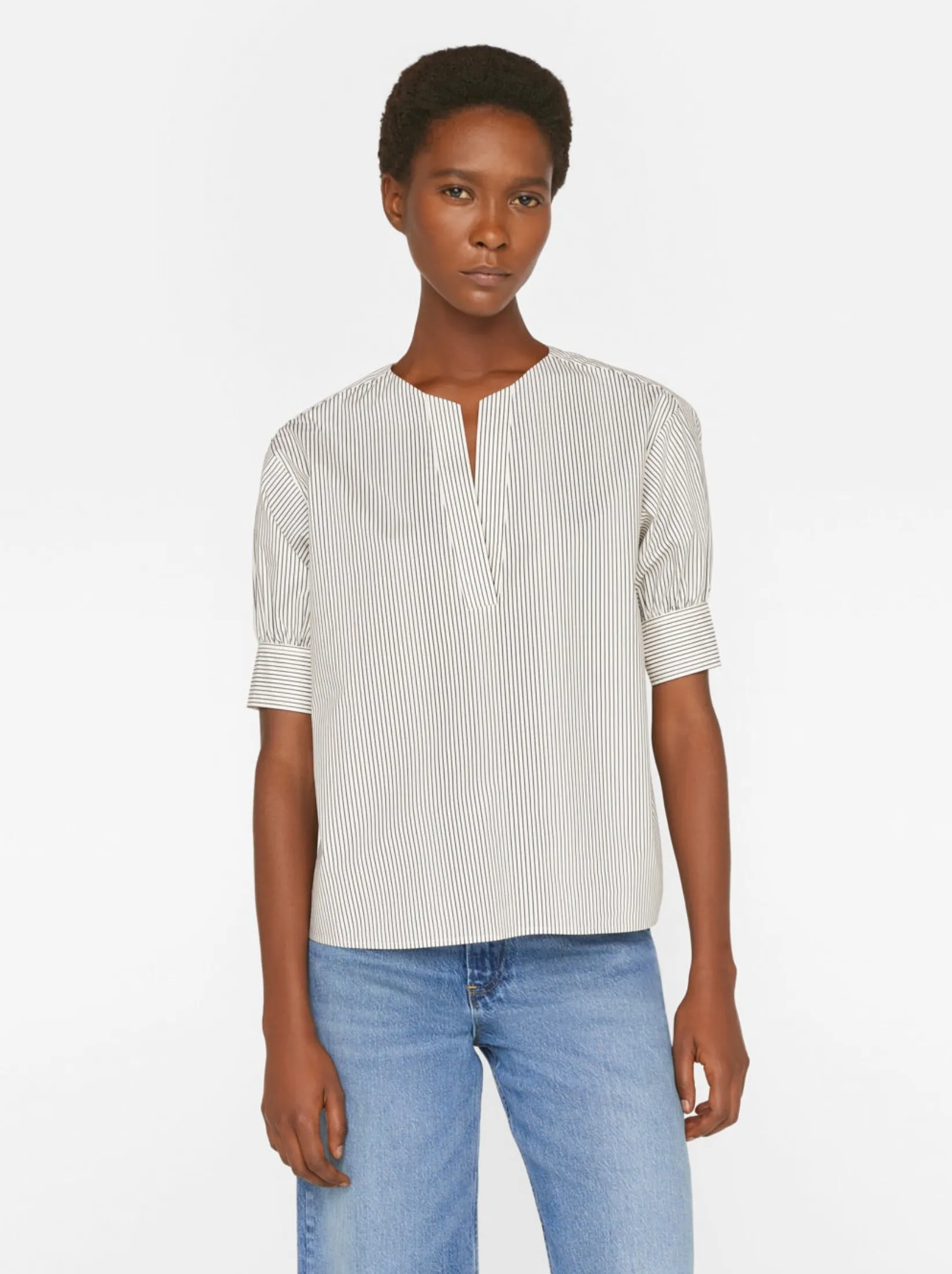 LWSH2829bm FRAME V-Neck Popoever Top