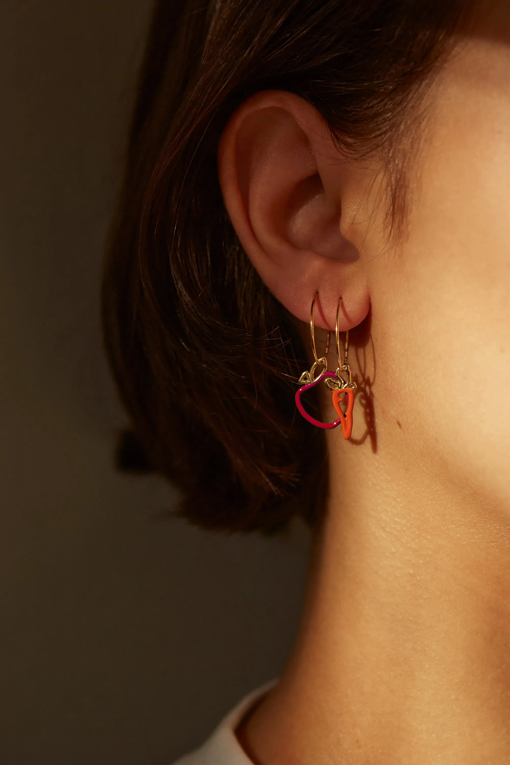 MANZANA ENAMEL RED EARRING CIRCLE