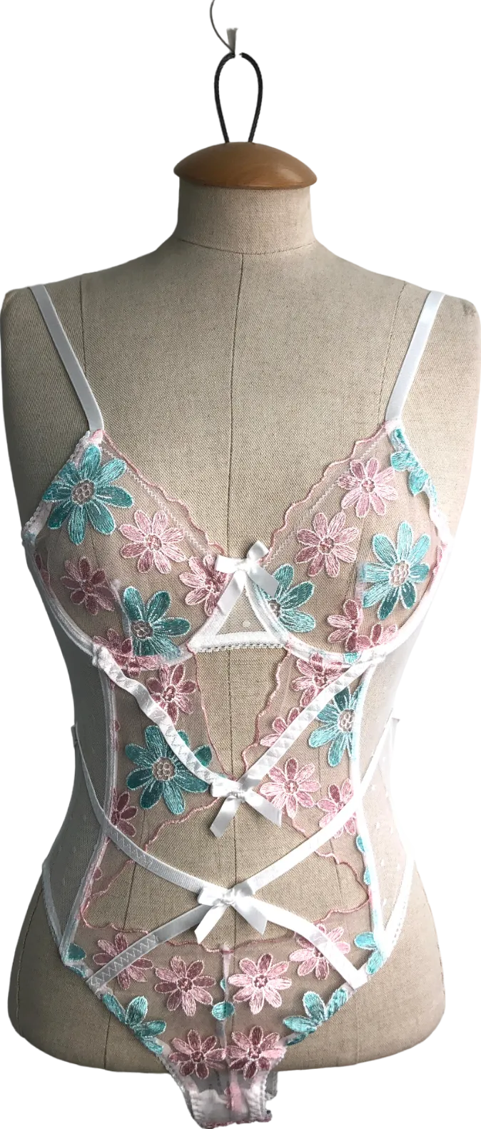 Nasty Gal White Floral Embroidered Scallop Bow Trim Cut Out Lingerie Bodysuit UK 8