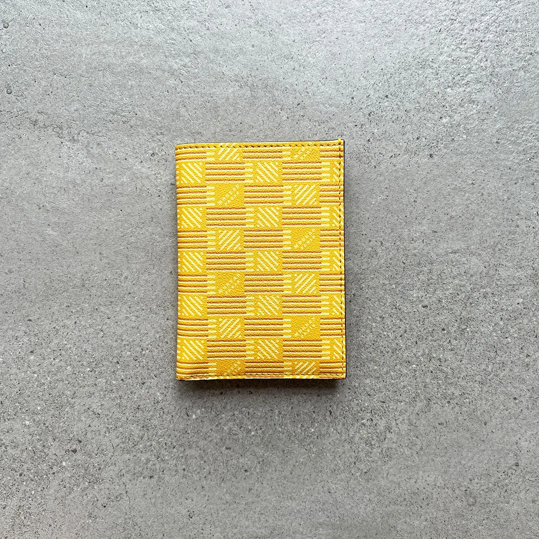 Vertical Wallet 6 CC Calf, Yellow